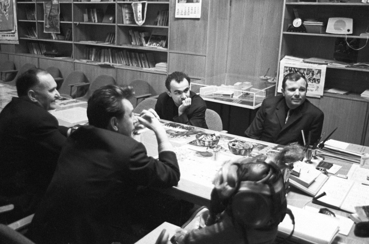 Юрий Гагарин в редакции издательства «Молодая гвардия»