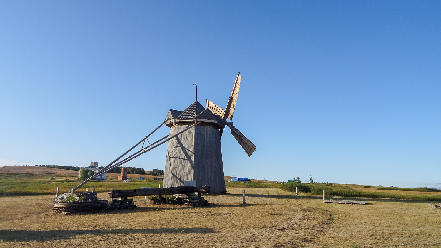 «Усадьба оренбургского казака» с ветряной мельницей